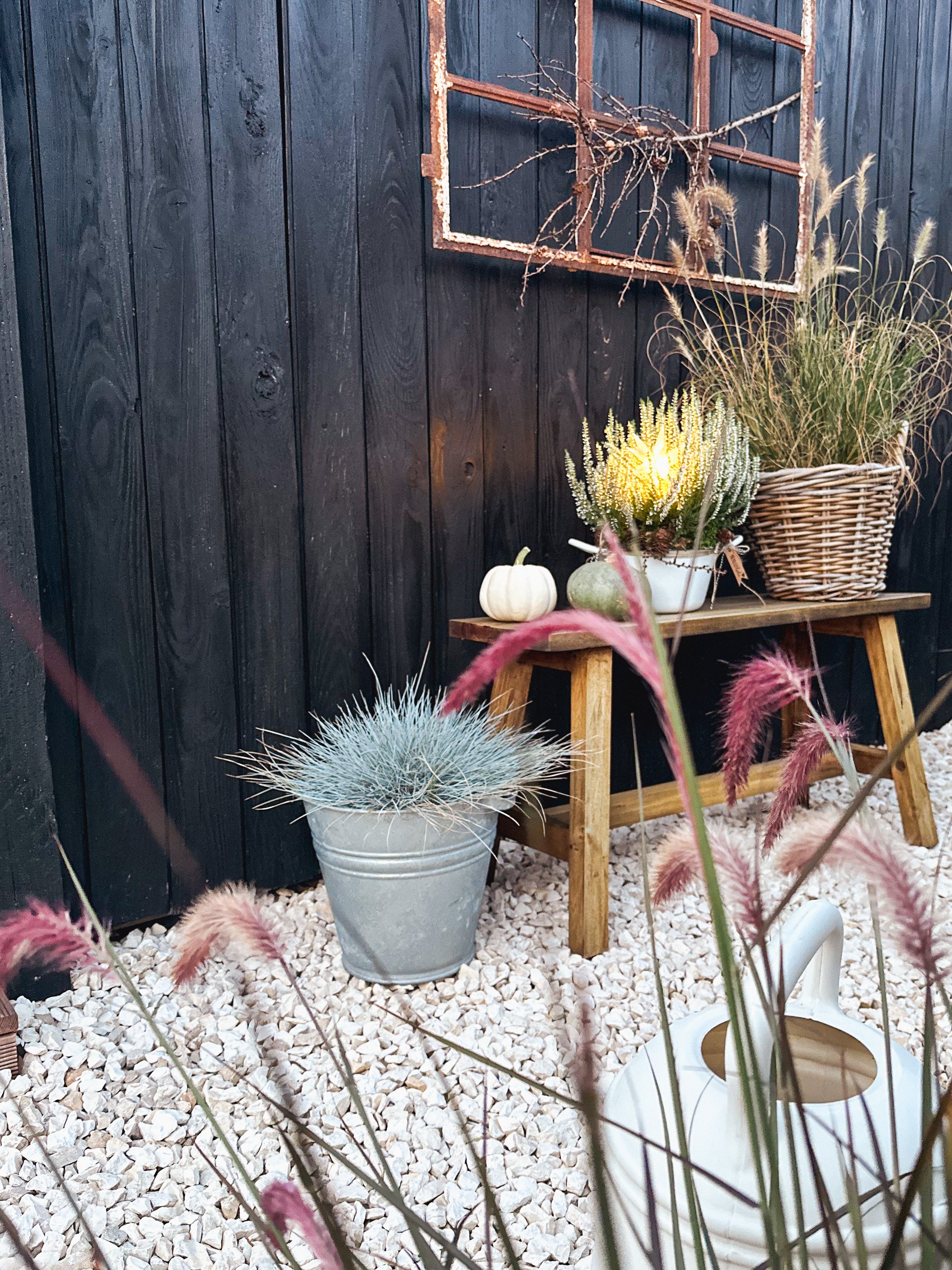 Outdoor LED Leuchtstern/ Mini-Kunststoffstern für aussen , weiß  Ø 12cm mit Batteriefach und Timer