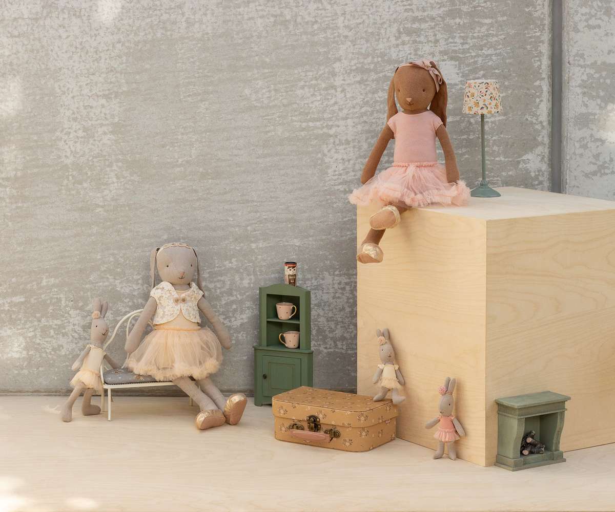 Maileg Kaninchen/ Hase, Größe 3 - Hasenmädchen Schokobraun, Balletanzug rosa Rock - 39 cm