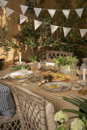 Wimpelkette/ Girlande/ Fahnengirlande mit 15 Fahnen weiß für den Innenbereich - 4 Meter