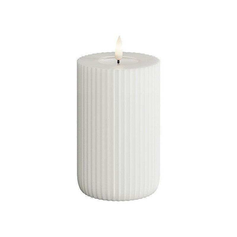 LED Shape gerillte Kerze, Weiß Deluxe Homeart - D 8 X H 12,5 cm