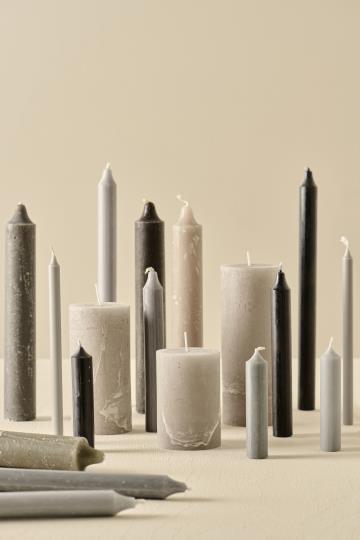 Rustikale Kerze/ Stumpenkerze, graunatur -  D:3,8 H:25 cm