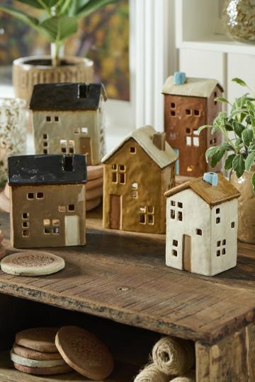 Lichthaus/ Haus für Teelicht, Brighton braune Tür - H: 13 cm