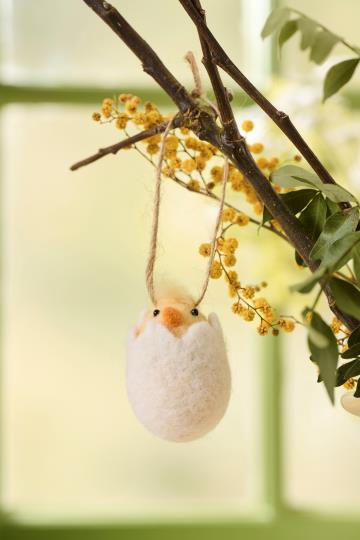 Filz Küken in Eierschale zum hängen - 5,5 cm