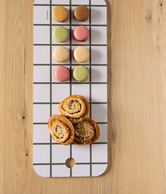 Schneidebrett/ Servierbrett mit Karomuster, Olive/ Weiß - 18x44cm