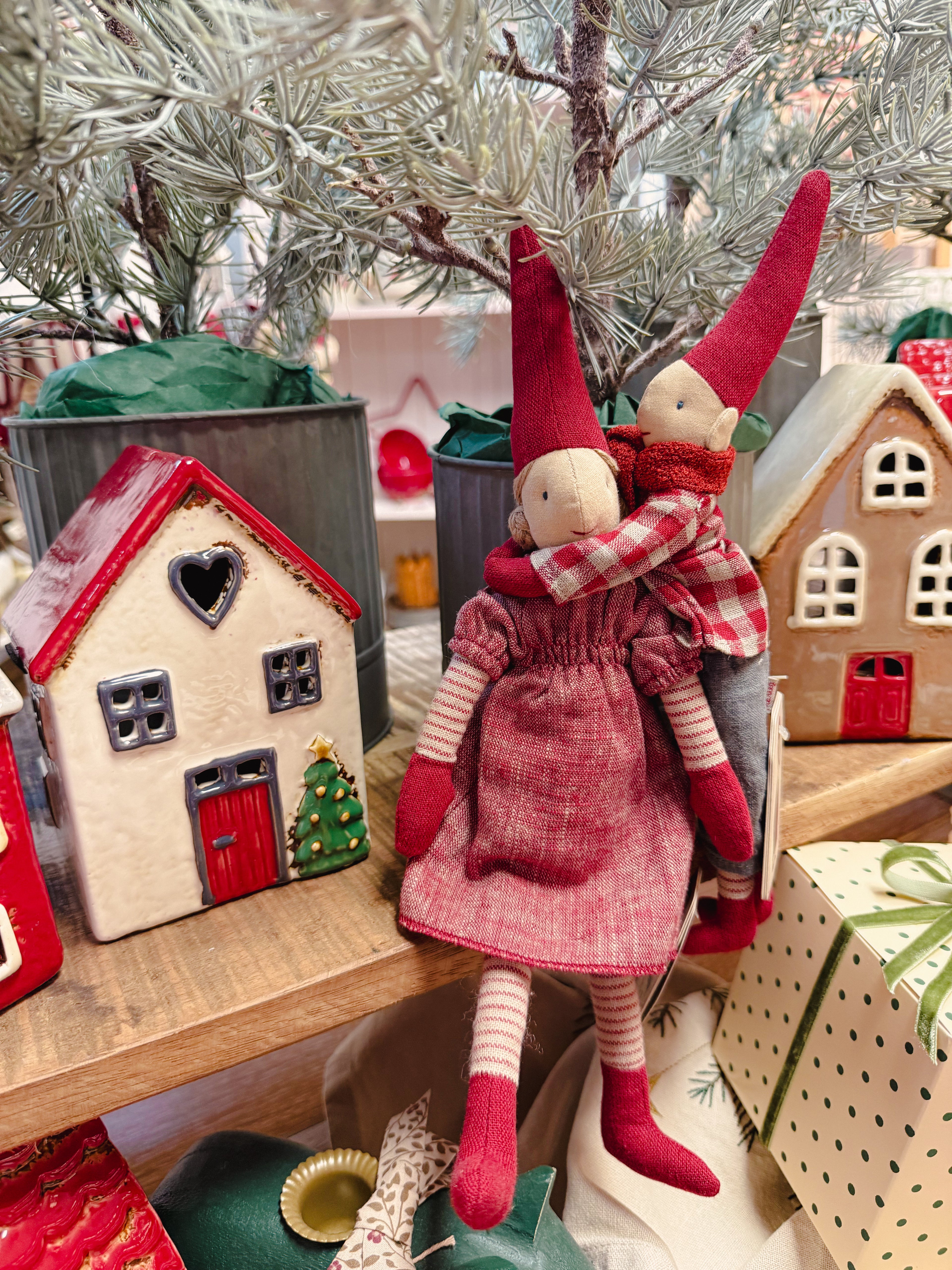 Wichtel Mini Pixy, Größe 2 - Mädchen mit rotem Kleid - 31 cm