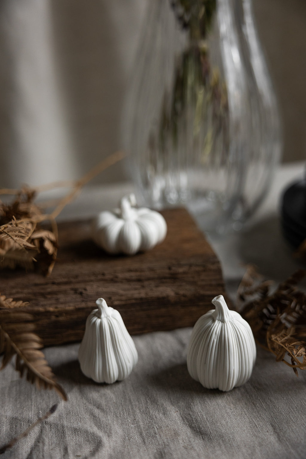 Kürbis TRANHULT aus Keramik - weiß