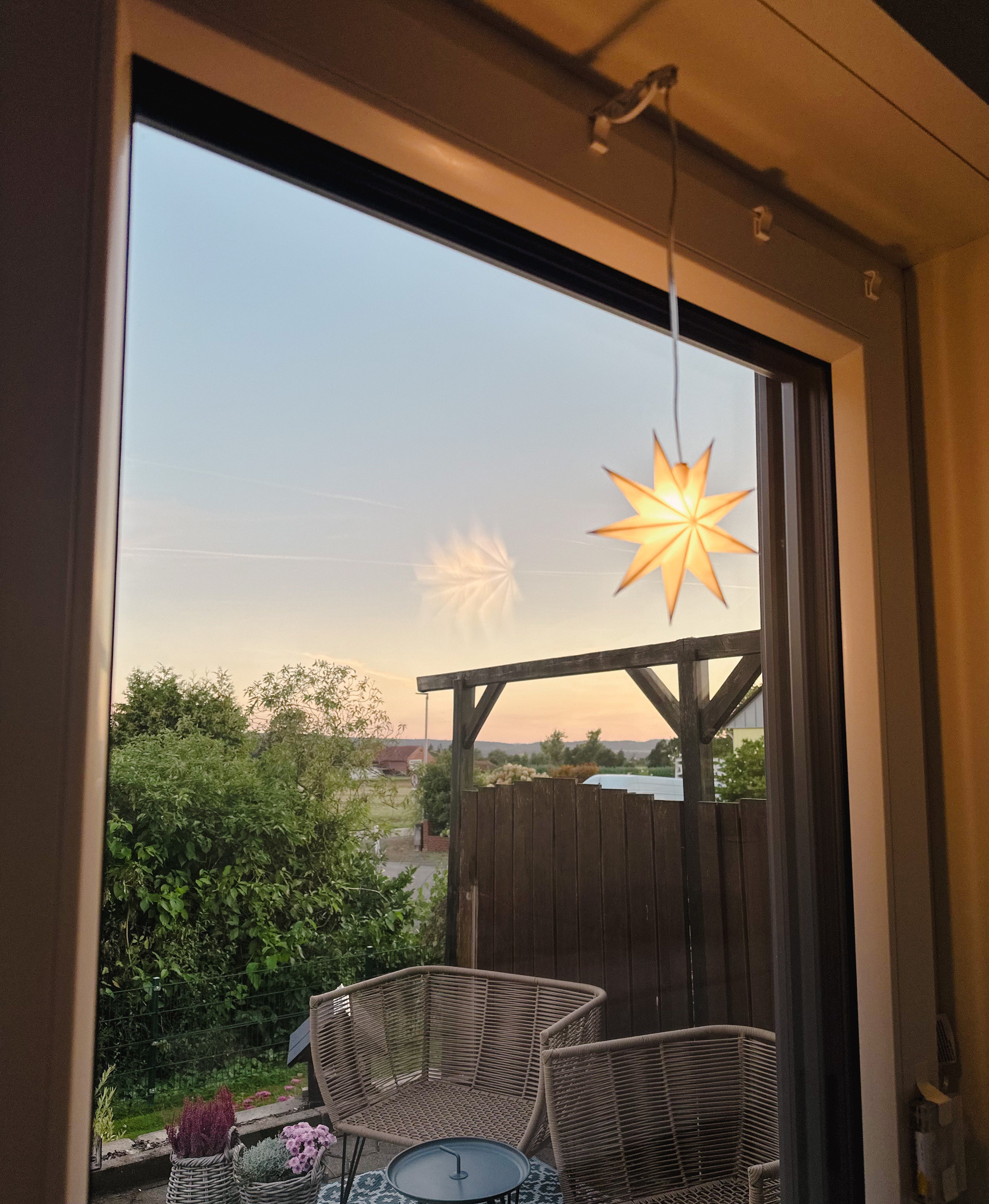 LED Leuchtstern/ Fensterstern 9 Zacken, weiß  Ø 11,5 cm mit Batteriefach und Timer