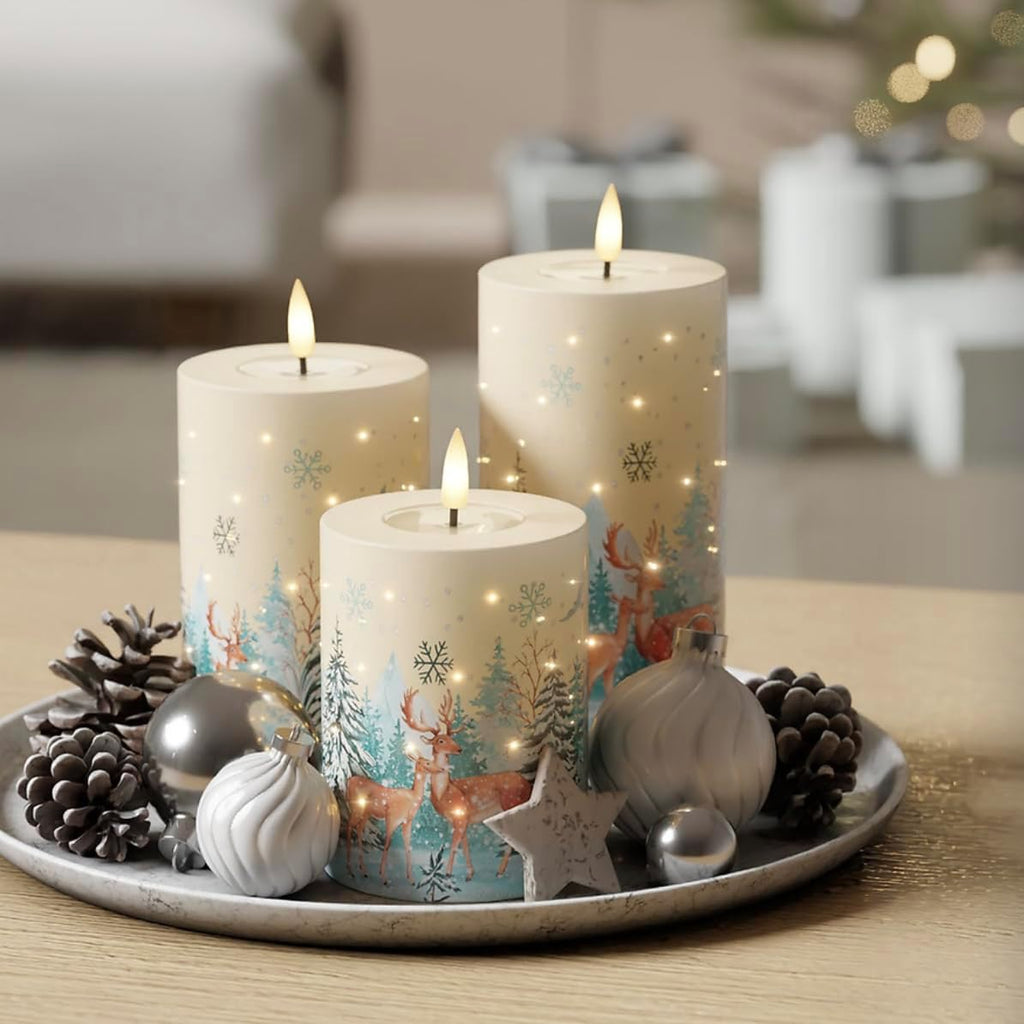 LED Deluxe Homeart Giftbox - 3er Set Cremefarbene LED-Kerzen mit Glasfaser-Lichtern mit Fernbedienung - Echtwachs - Schnee Rentier & Weihnachtsbaum