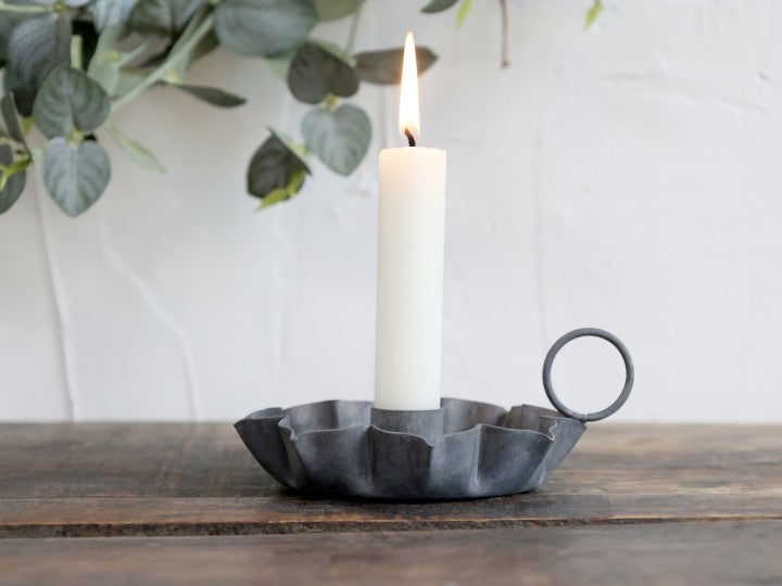 Kammerleuchter/ Kerzenhalter für Stabkerzen, zink