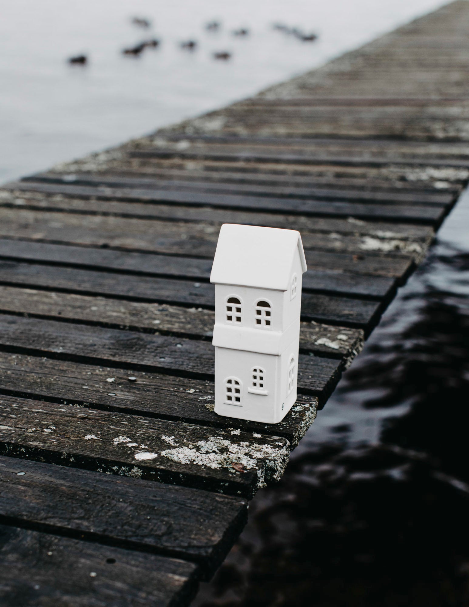 BYN NR. 5, Lichthaus/ Häuschen aus Keramik - white