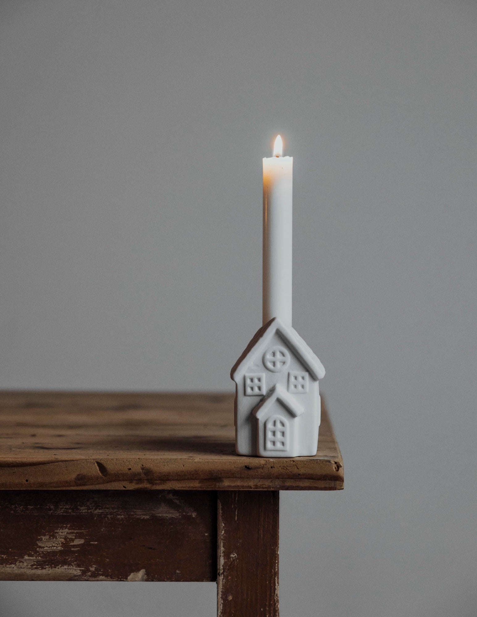 LJUSSTADEN NR 1, Kerzenhalter Häuschen aus Keramik - white