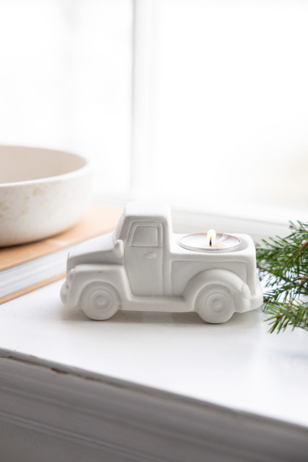 Kerzenhalter Vinterviken, Teelichthalter Weihnachtstruck - weiß