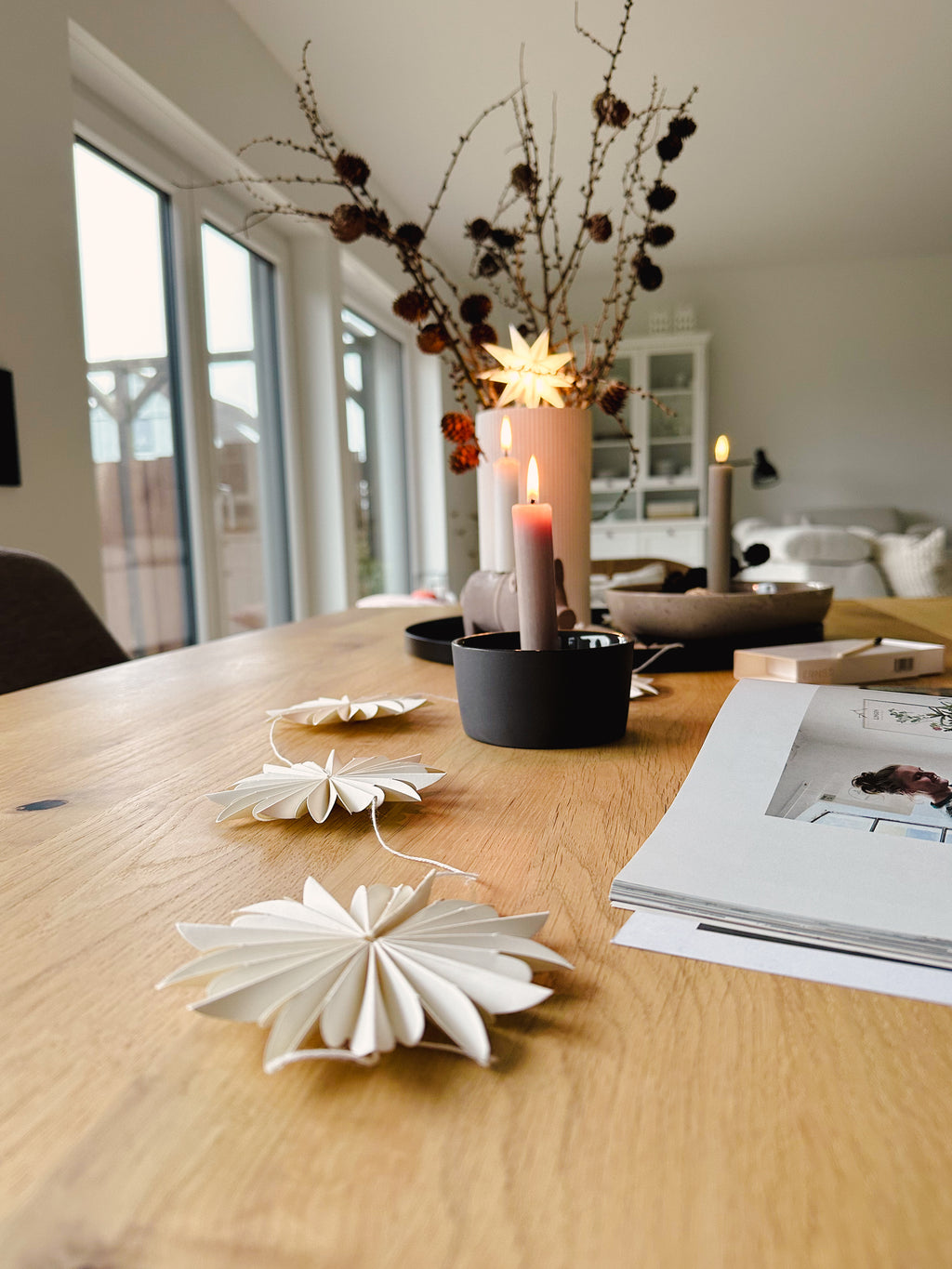 LED Leuchtstern/ Fensterstern 9 Zacken, weiß  Ø 11,5 cm mit Batteriefach und Timer