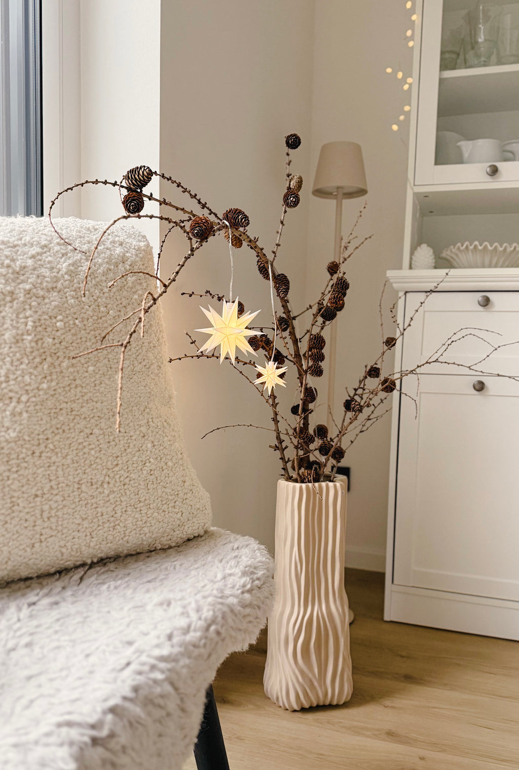 LED Leuchtstern/ Baby-Stern 18 Zacken, weiß  Ø 8cm mit Batteriefach und Timer