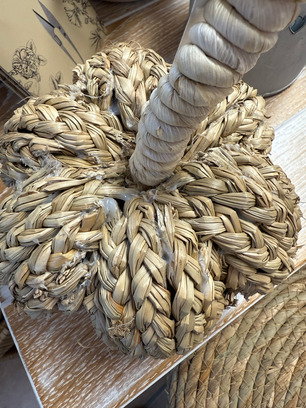 Kürbis / Dekokürbis aus Quecke  - Ø: 15cm - kleine Makel