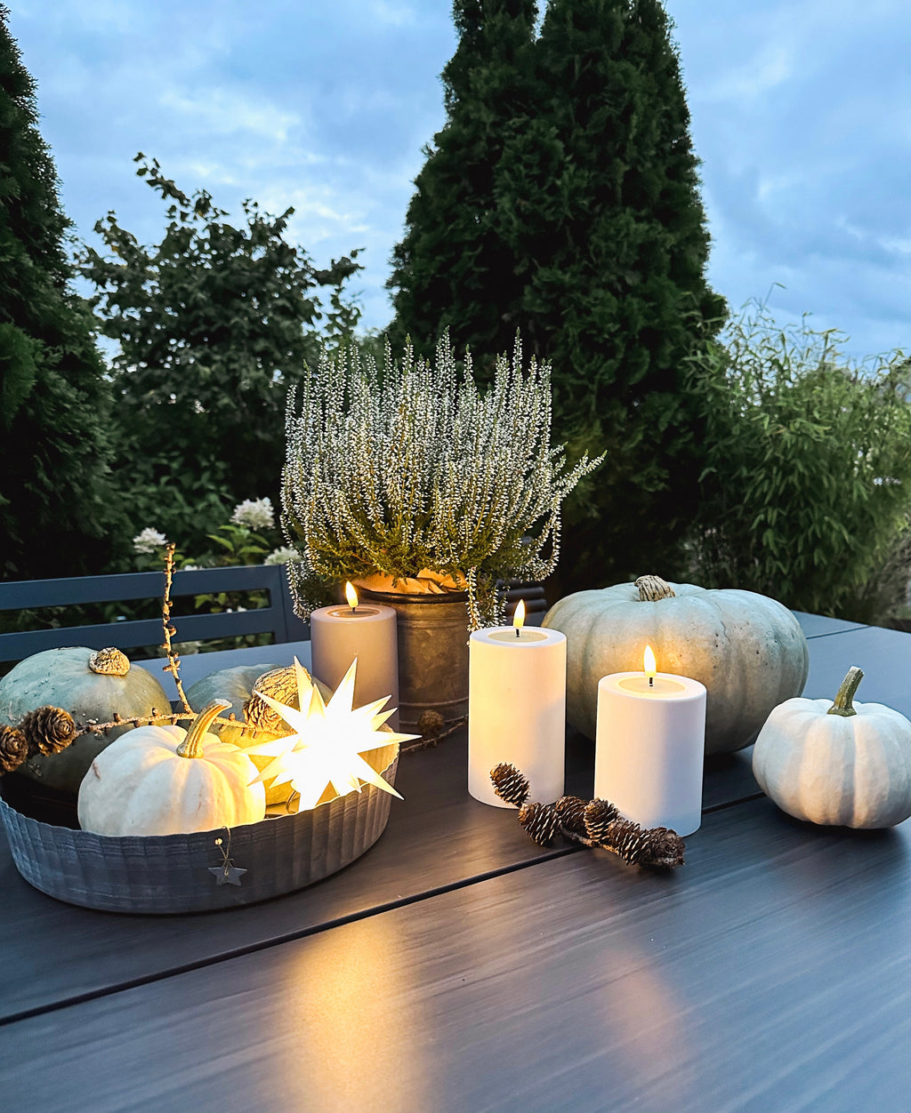 Outdoor LED Leuchtstern/ Mini-Kunststoffstern für aussen , weiß  Ø 12cm mit Batteriefach und Timer