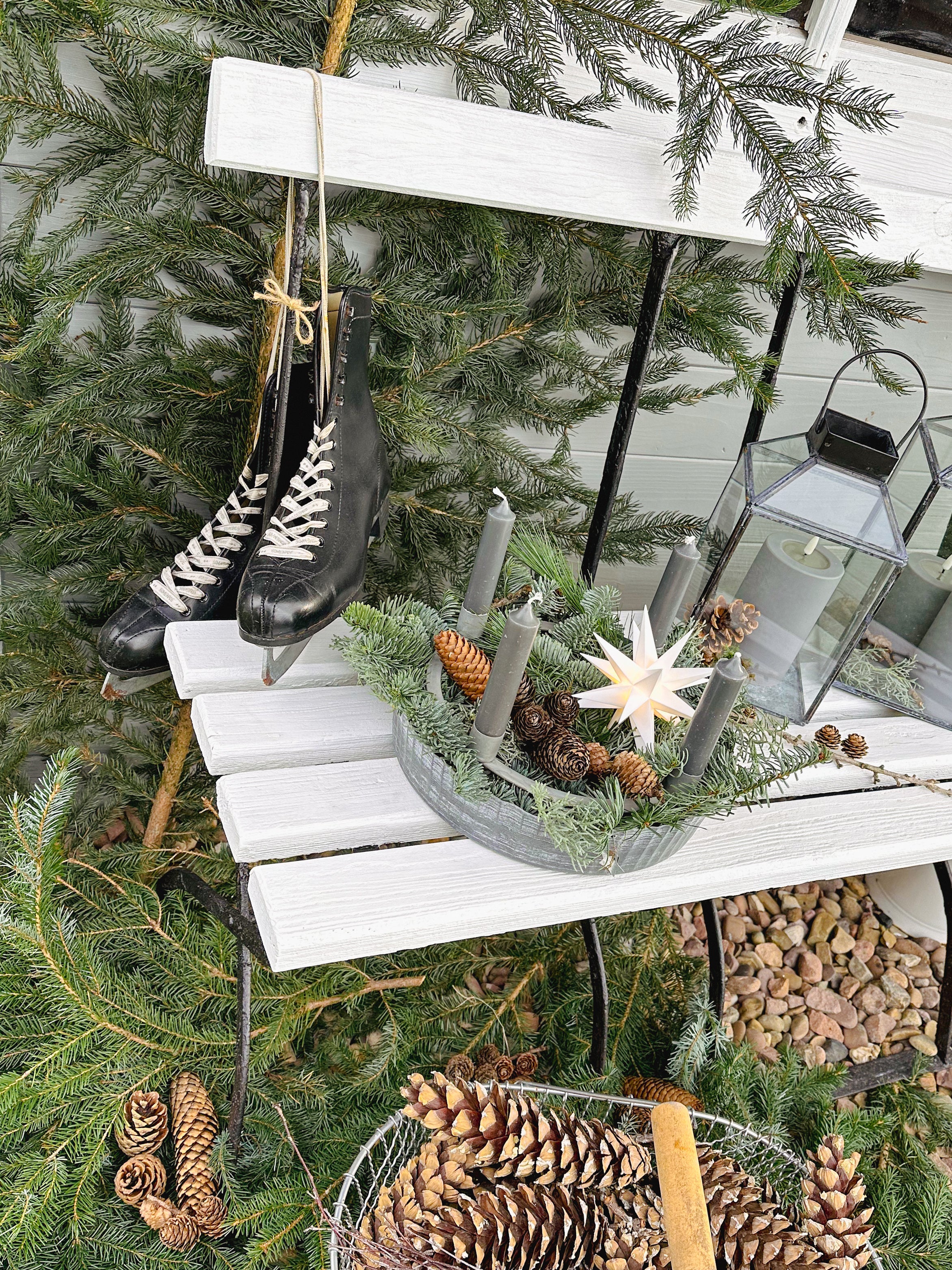 Outdoor LED Leuchtstern/ Mini-Kunststoffstern für aussen , weiß  Ø 12cm mit Batteriefach und Timer