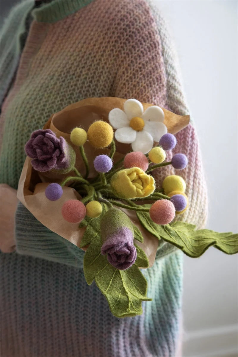kleine Blume aus Filz/ Filzkugel  - Lavender - Ø 2 cm