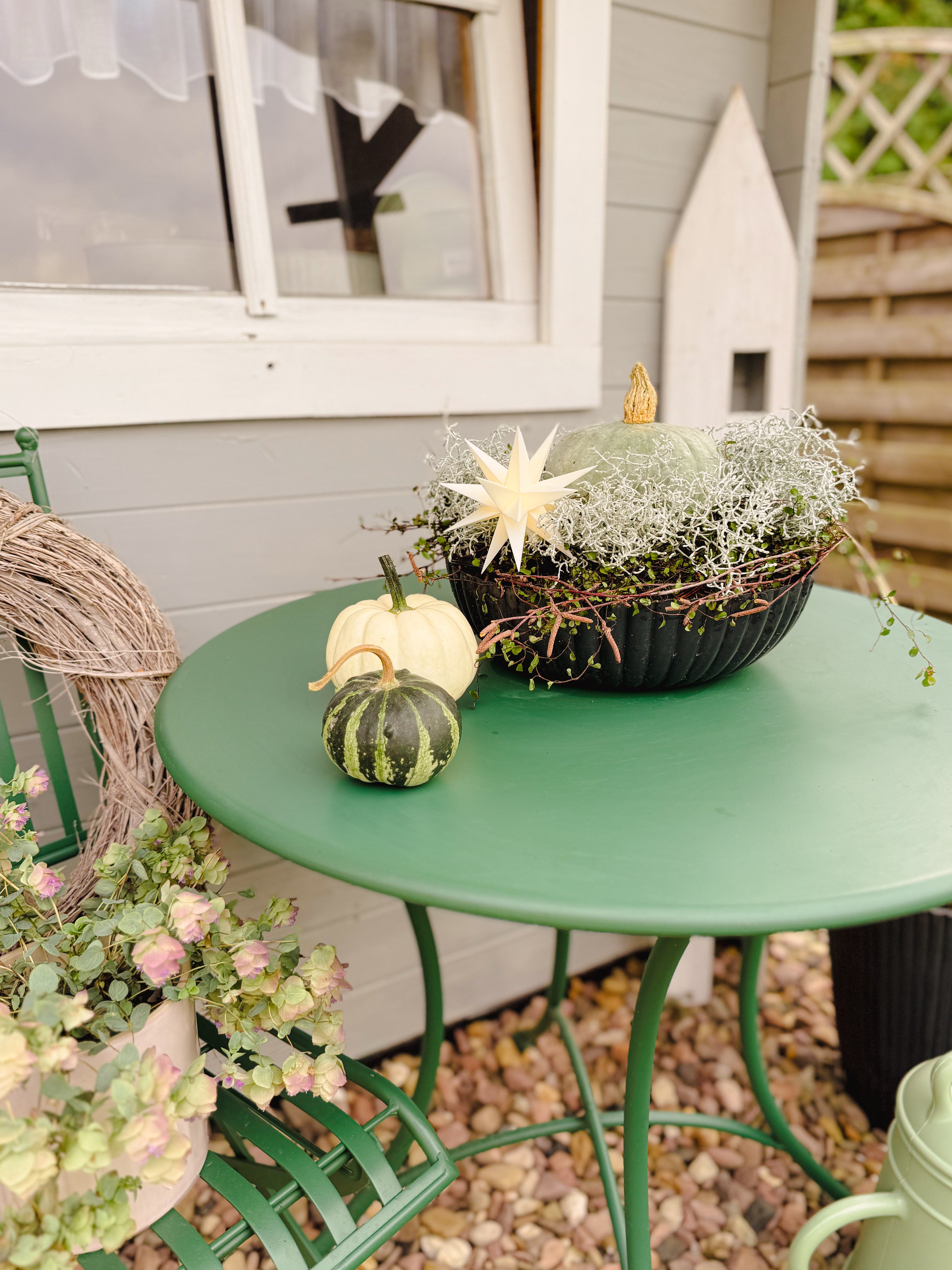 Outdoor LED Leuchtstern/ Mini-Kunststoffstern für aussen , weiß  Ø 12cm mit Batteriefach und Timer