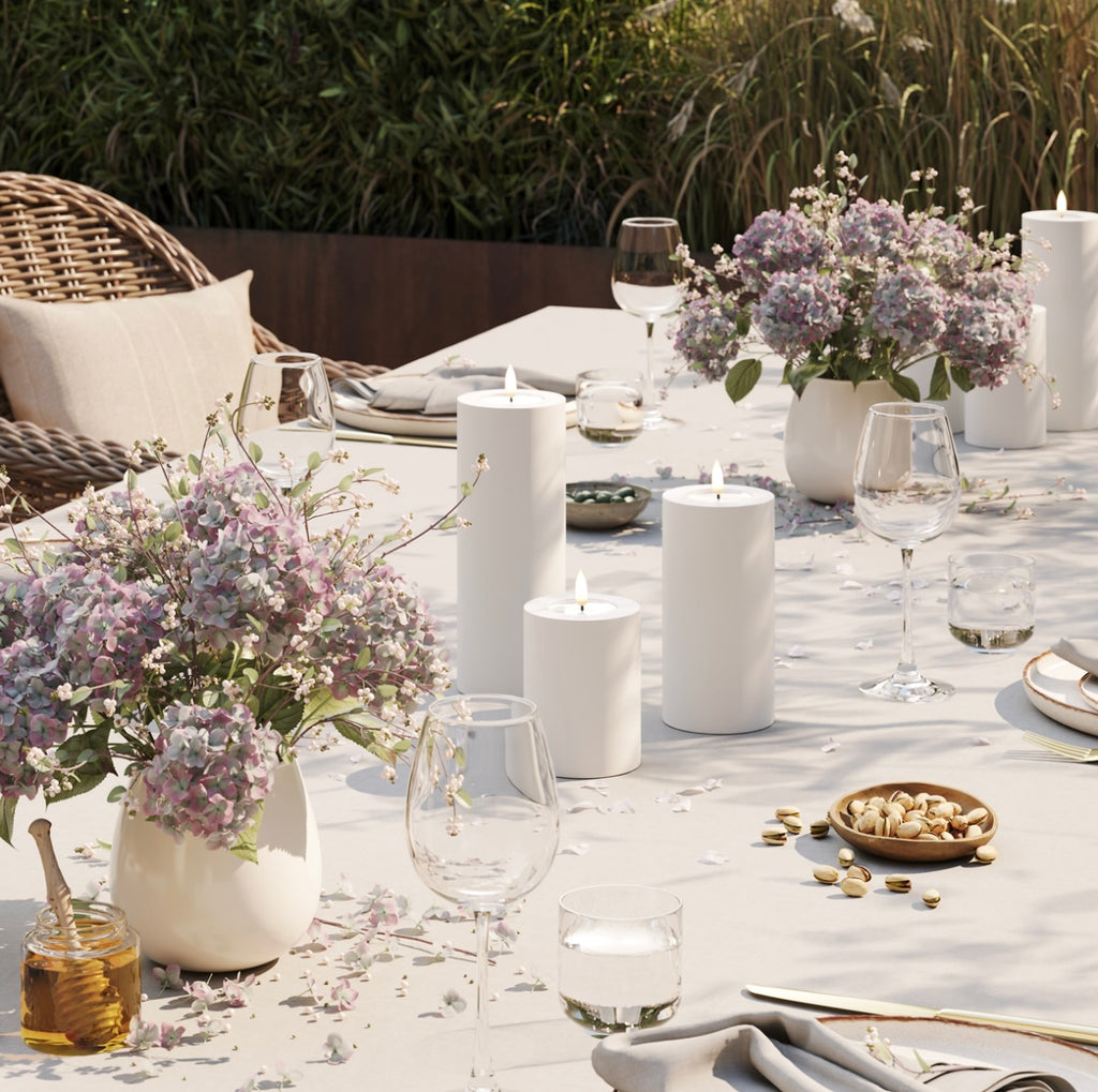 Weiße LED Outdoorkerze/ Stumpenkerze Deluxe Homeart - Ø7,5 X H 12,5 cm