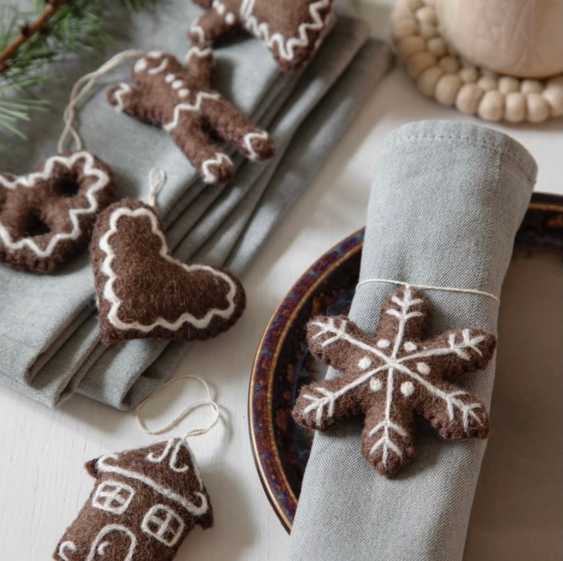 Mini Lebkuchenhäuschen / Mini Gingerbread House, Filz Anhänger