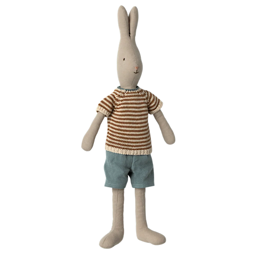Hase, Größe 3 - Junge mit Strickhemd und Shorts - 47 cm
