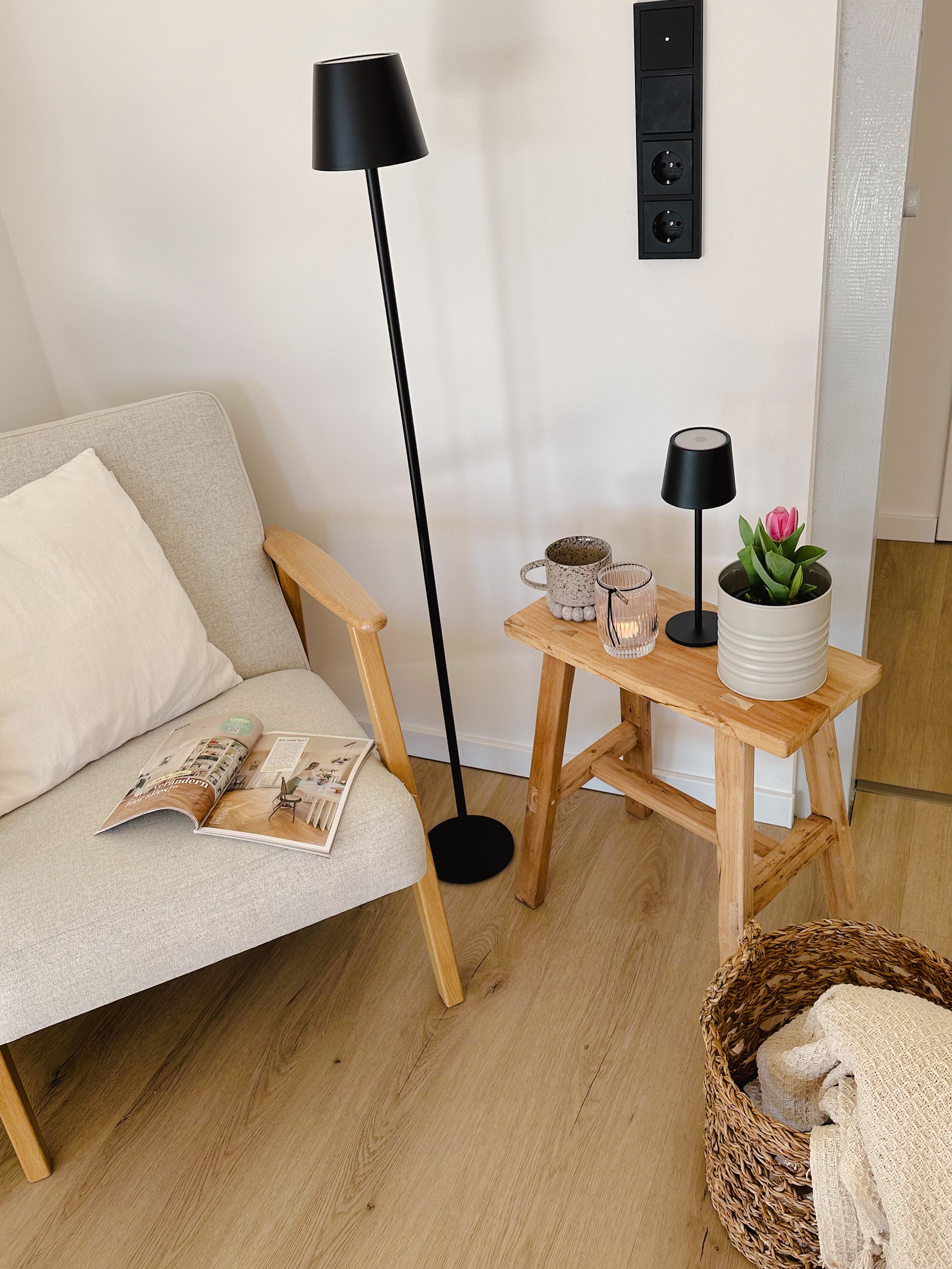 LED Stehlampe Touch, Dimmfunktion, aufladbar, 3 Farbstufen, H: 120 cm - Schwarz