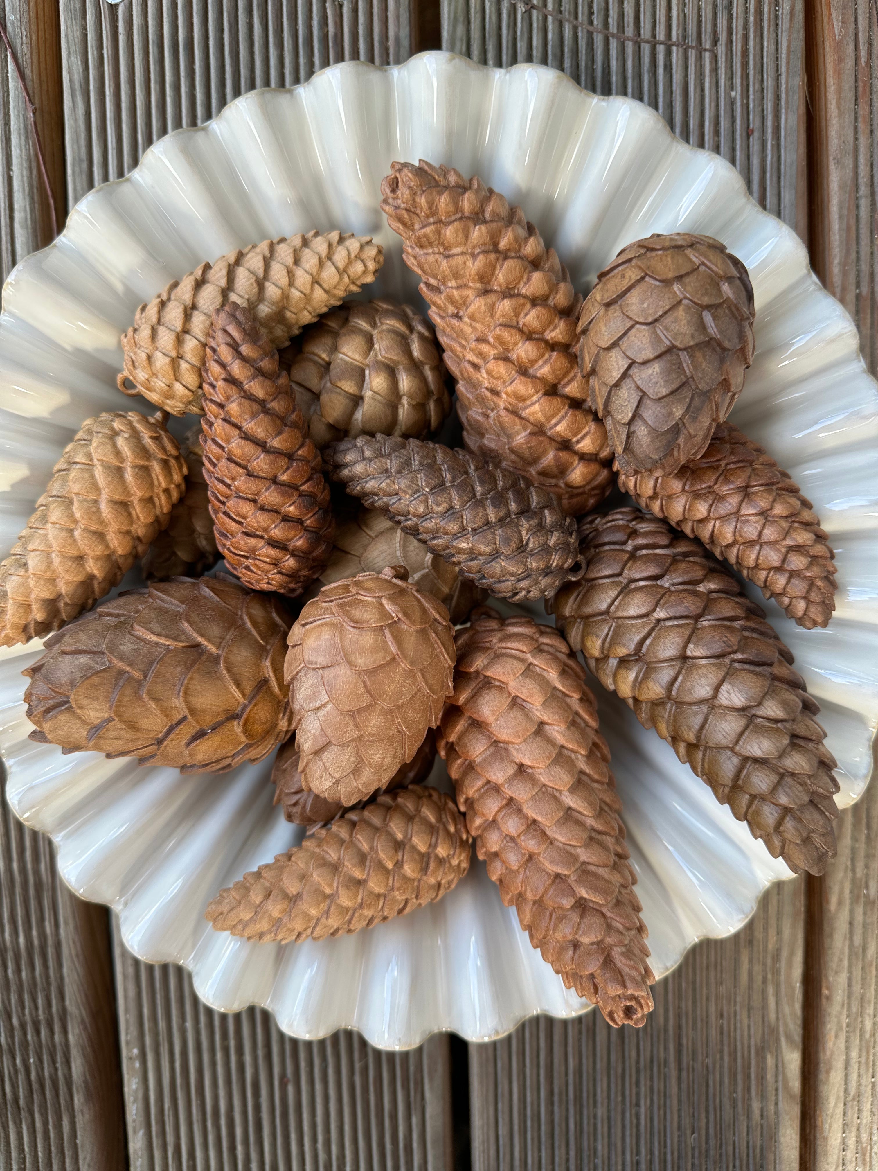 Nussholz Fichtenzapfen - 10 cm