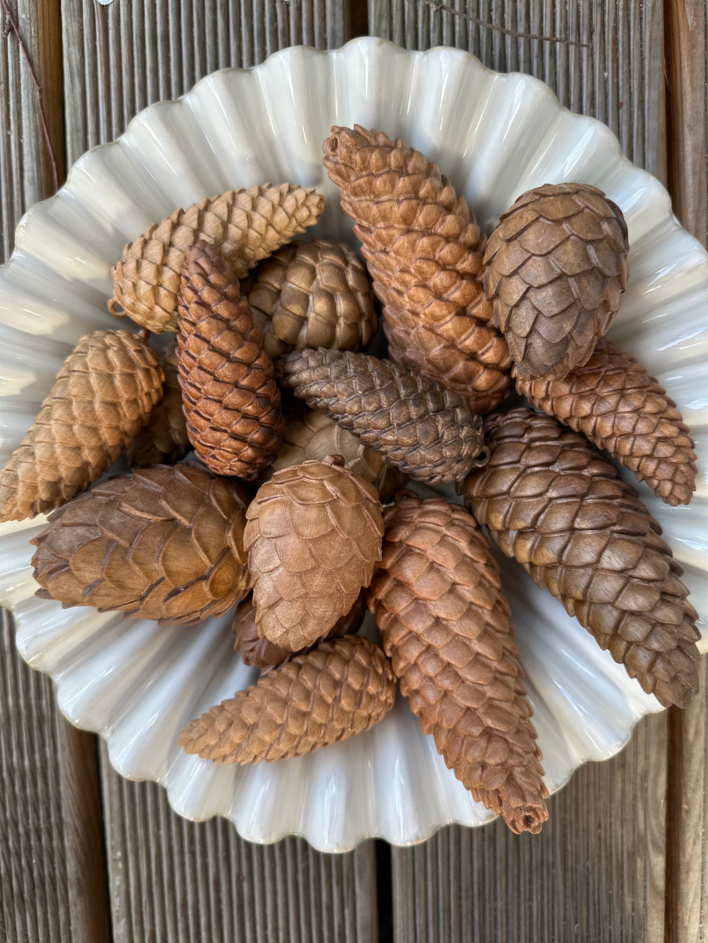 Nussholz Fichtenzapfen - 10 cm