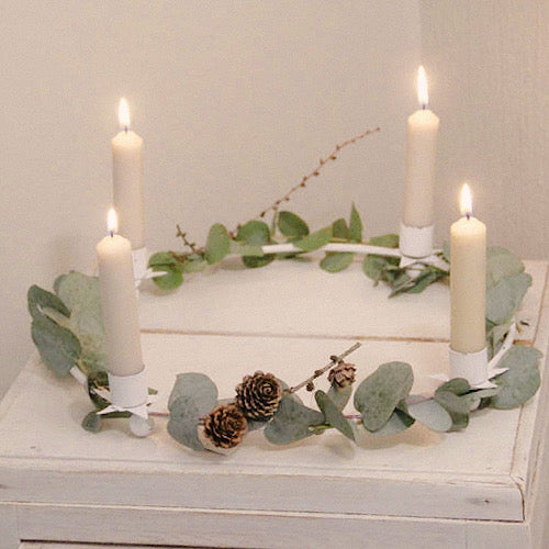 Kranz weiß mit 4 Sternen für 4 Stabkerzen - D: 29,5cm