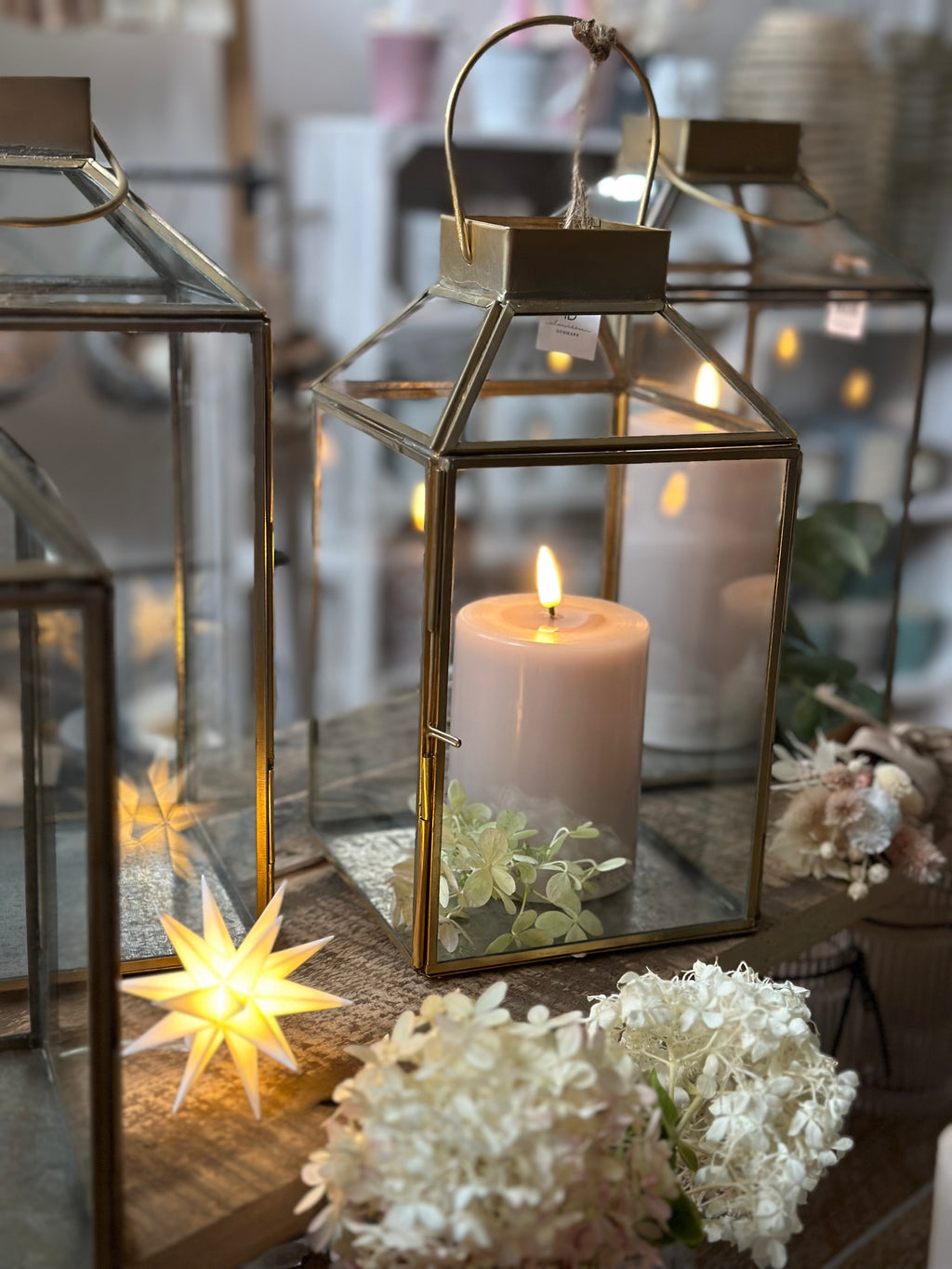 LED Leuchtstern/ Baby-Stern 18 Zacken, weiß  Ø 8cm mit Batteriefach und Timer