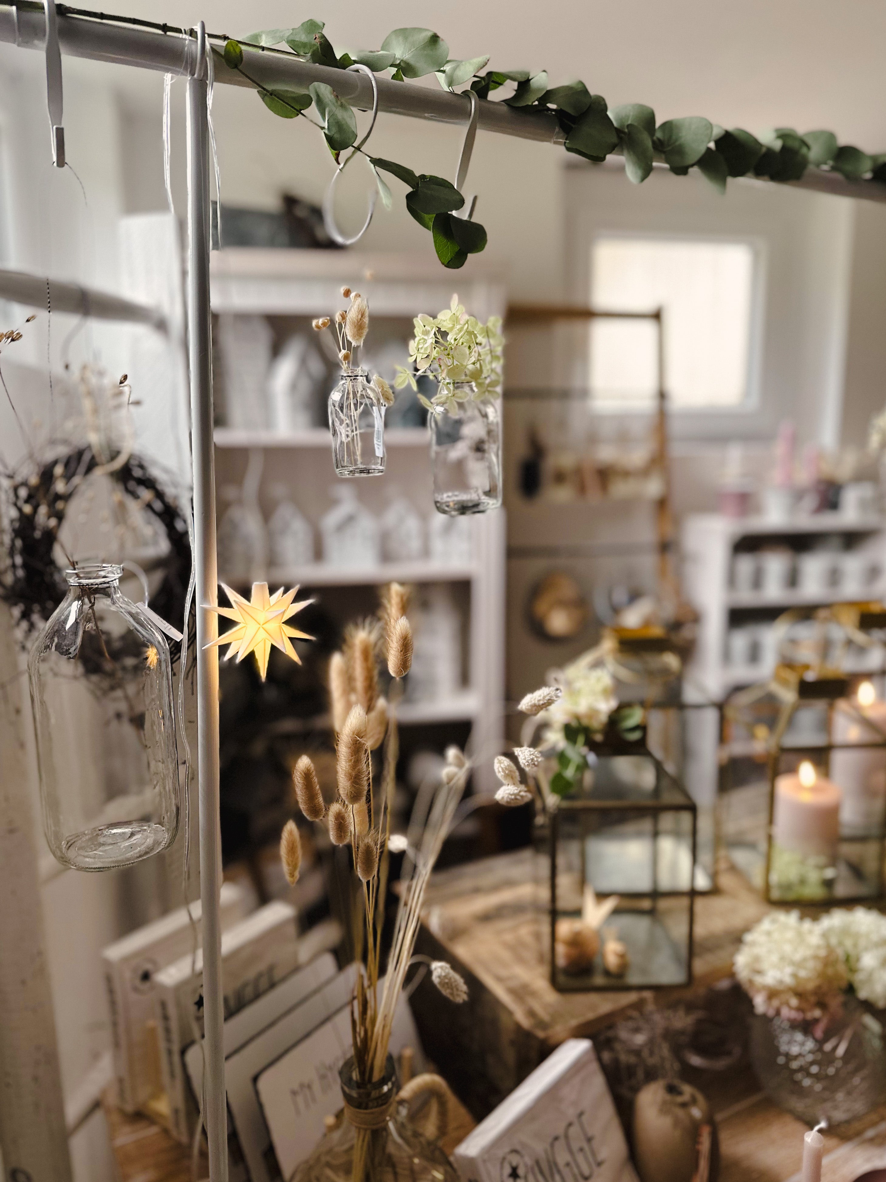 LED Leuchtstern/ Baby-Stern 18 Zacken, weiß  Ø 8cm mit Batteriefach und Timer