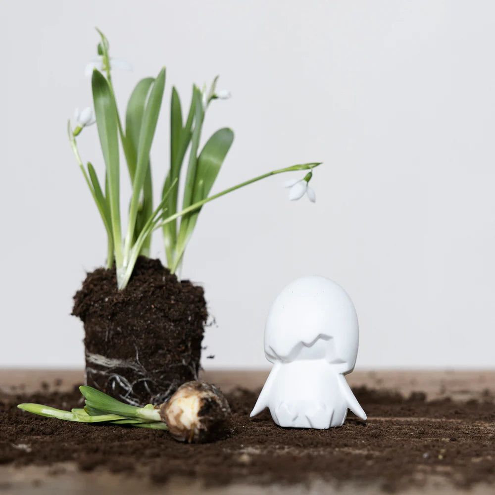 Greta Küken mit Eierschale - Keramik