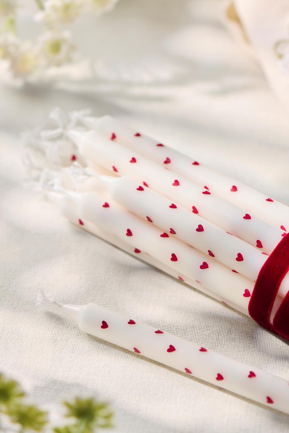 Pencil Kerze/ dünne Stabkerze mit roten Herzen - Ø:1,3 H:20