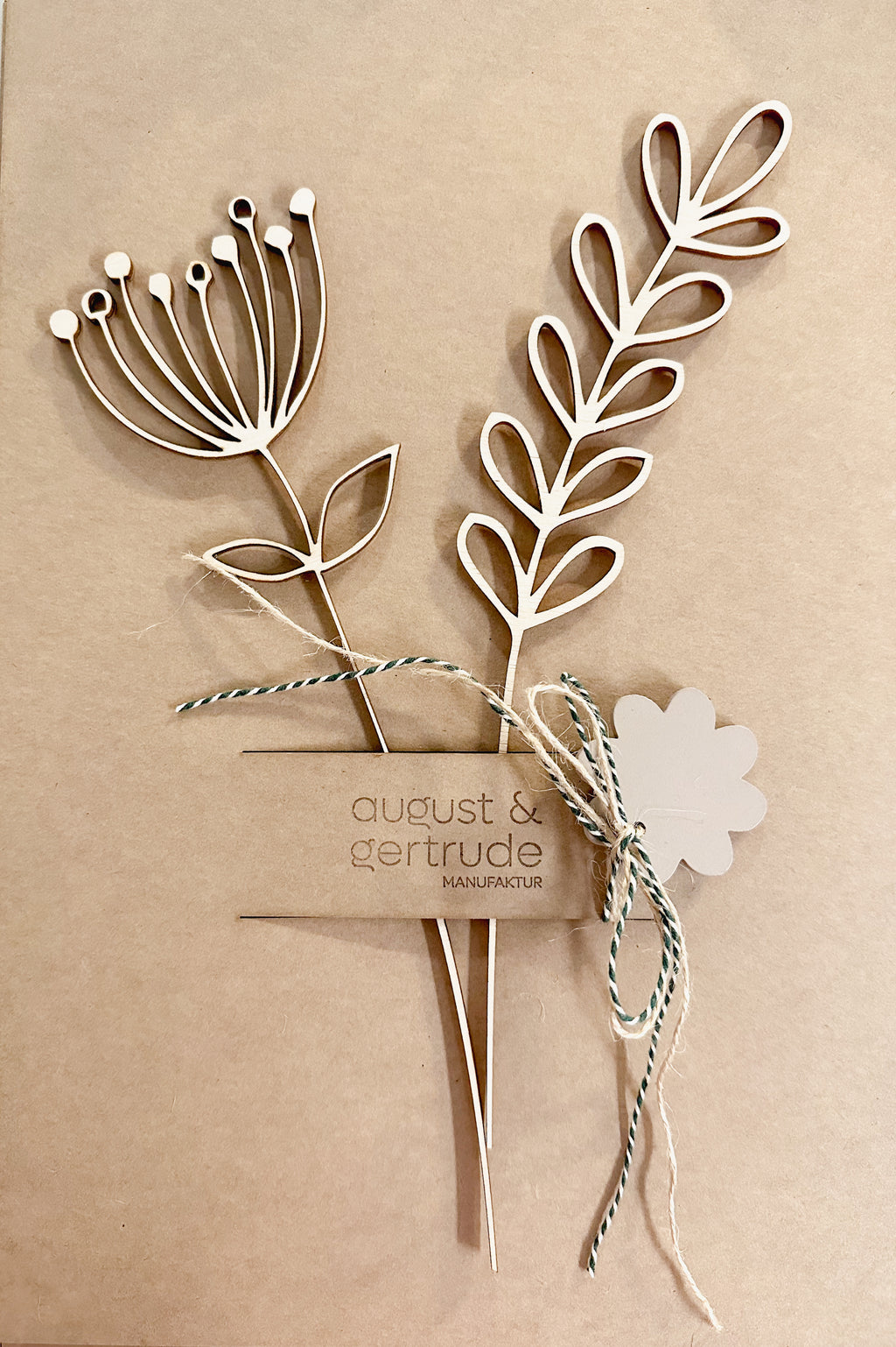 Universal Blister/ Verpackung auf Kraftkarton - für Lasercut Blüten