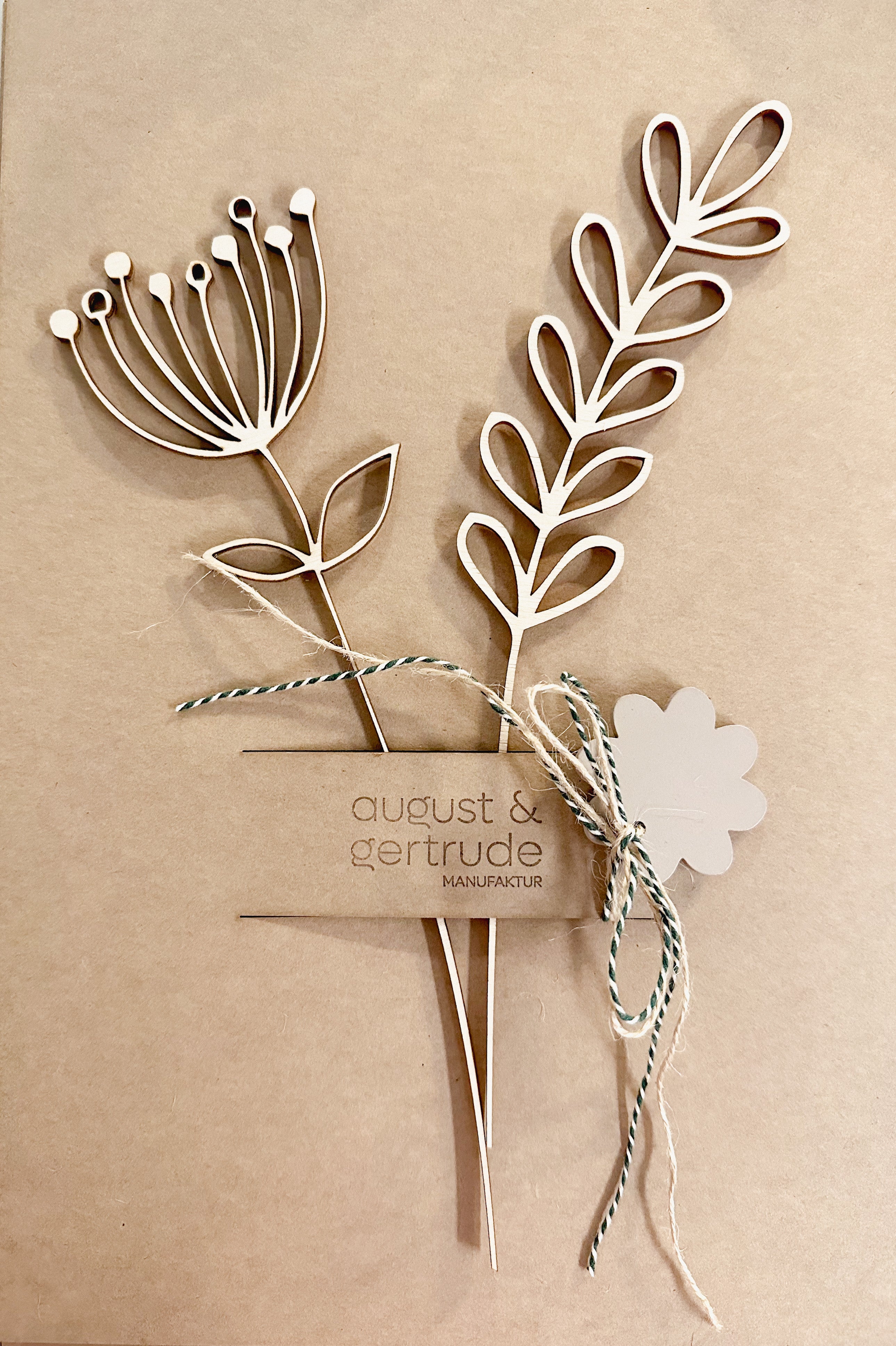 Universal Blister/ Verpackung auf Kraftkarton - für Lasercut Blüten