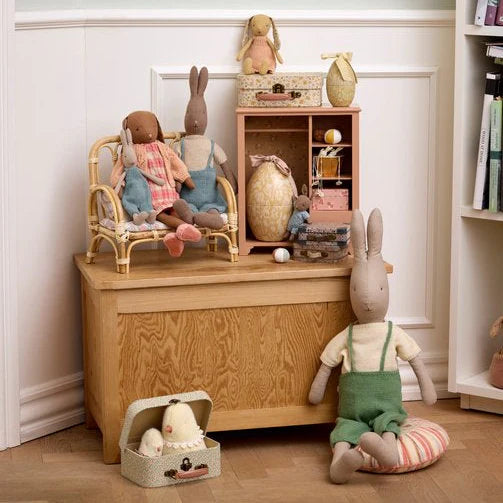 Maileg Hase, Größe 5 - Junge mit Strickhemd und Overall - 70 cm