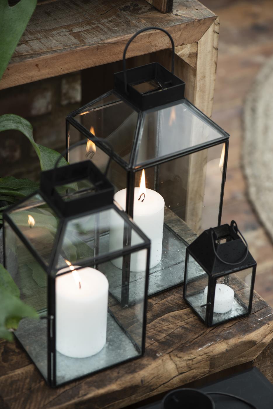 Laterne Norr mit schrägem Glastop, schwarz - H 25 cm