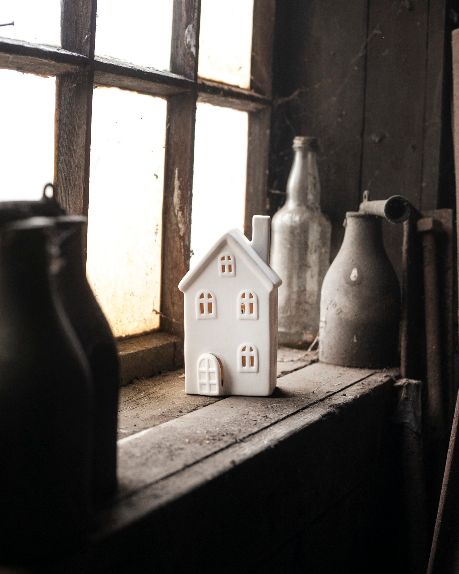 BYN NR. 10, Lichthaus/ Häuschen aus Keramik - white