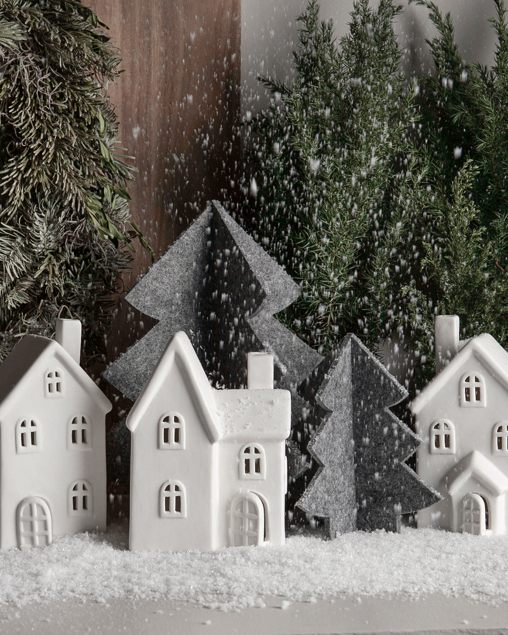 BYN NR. 11, Lichthaus/ Häuschen aus Keramik - white