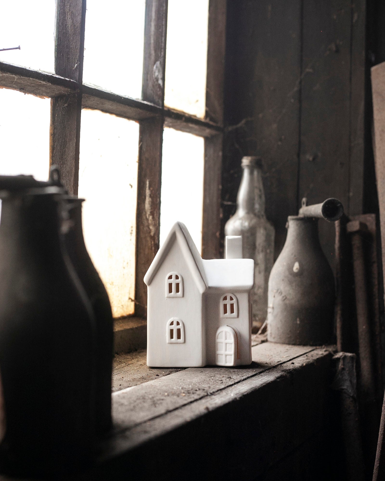 BYN NR. 11, Lichthaus/ Häuschen aus Keramik - white