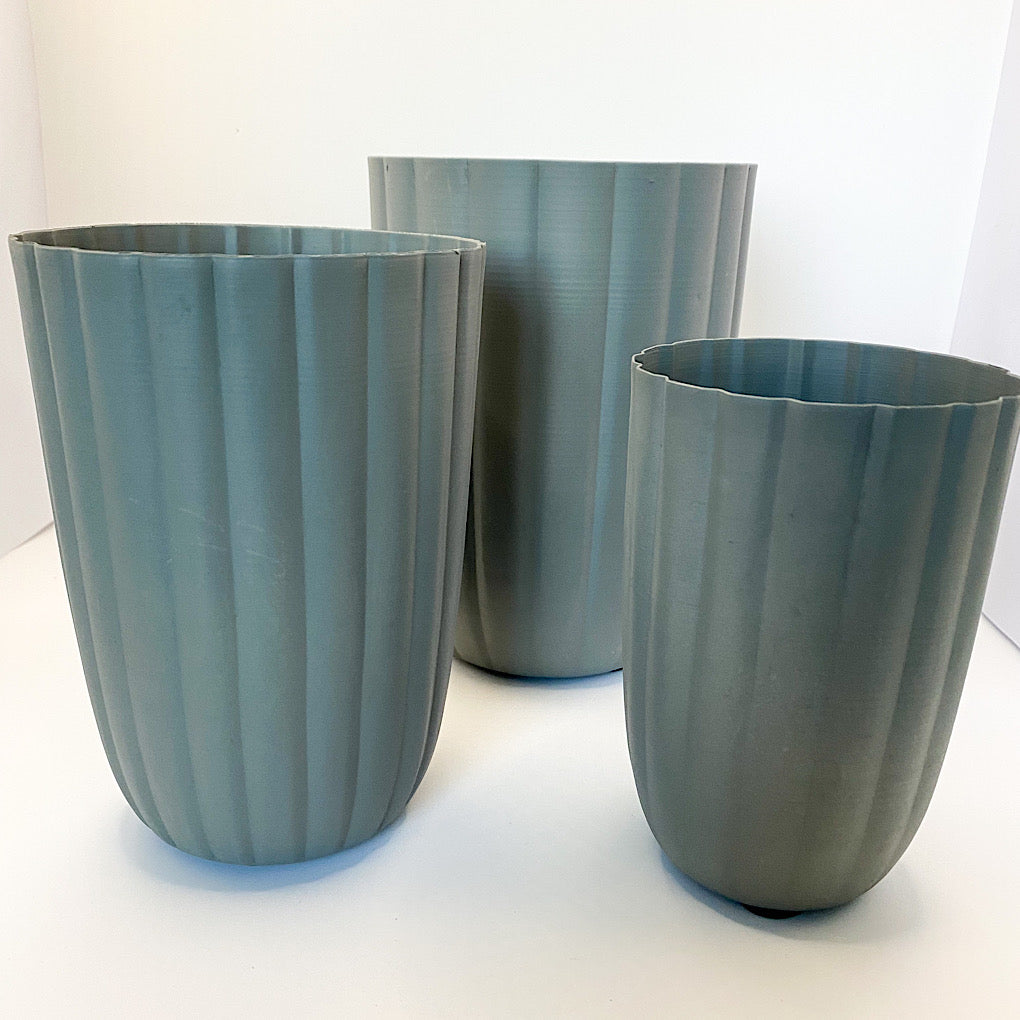 Pflanztöpfe/ Übertopf Rillen schmale Form, Zink - 3 Größen
