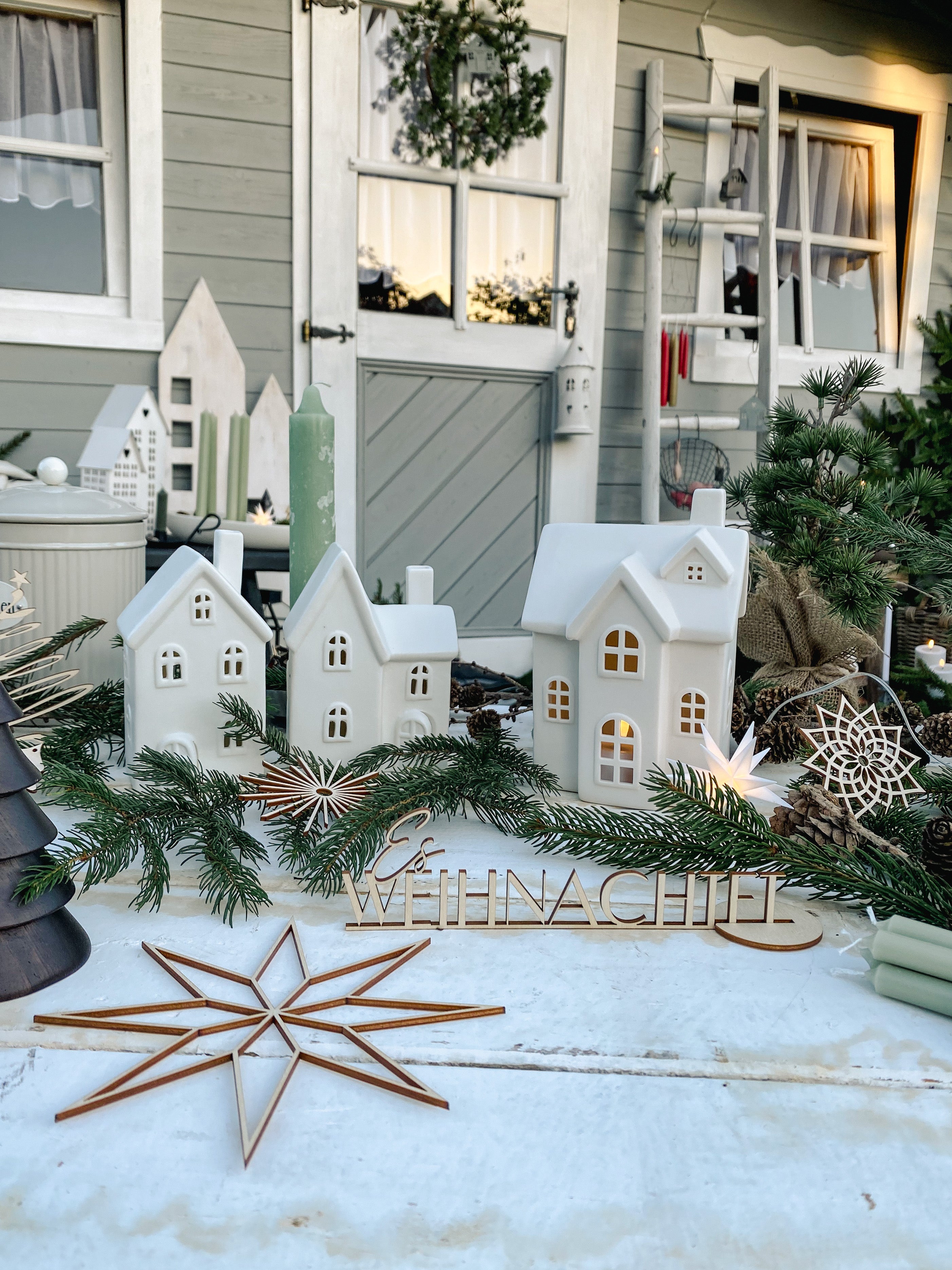 BYN NR. 10, Lichthaus/ Häuschen aus Keramik - white